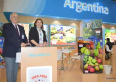 Los productores de manzanas y peras Tres Ases, de Argentina, contaron con Gabriel M. Crisanti y Daniel Laaburto, quienes se mostraron felices de volver a la feria y recibir a muchos visitantes interesados en su stand.